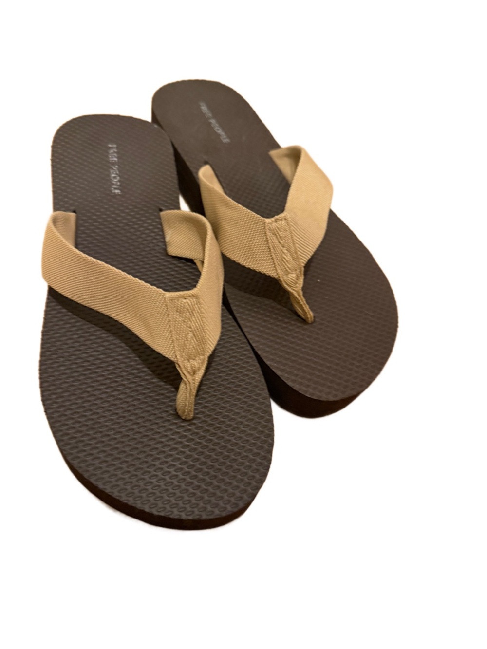 Free People Casual Women’s Brown Flip-Flop Sandals with Tan Straps